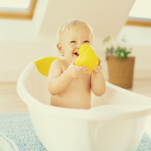 ´baby in bathtub